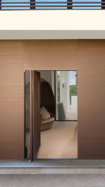 Puertas pivotantes y Puertas principales en Girona